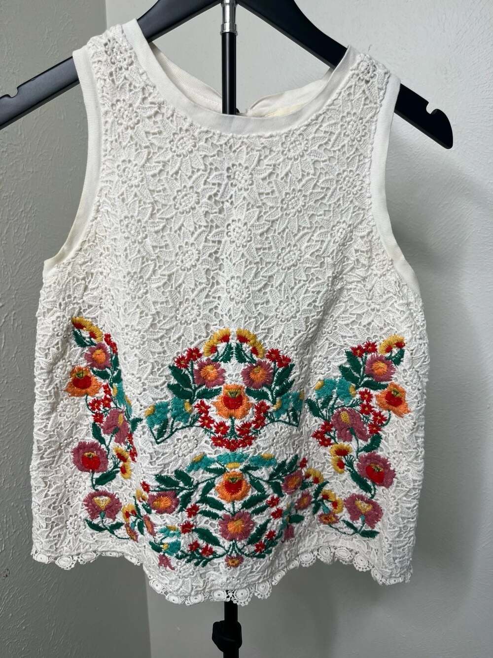 Maeve Anthropologie White Crochet Lace Floral Embroidered Boho Tank Top